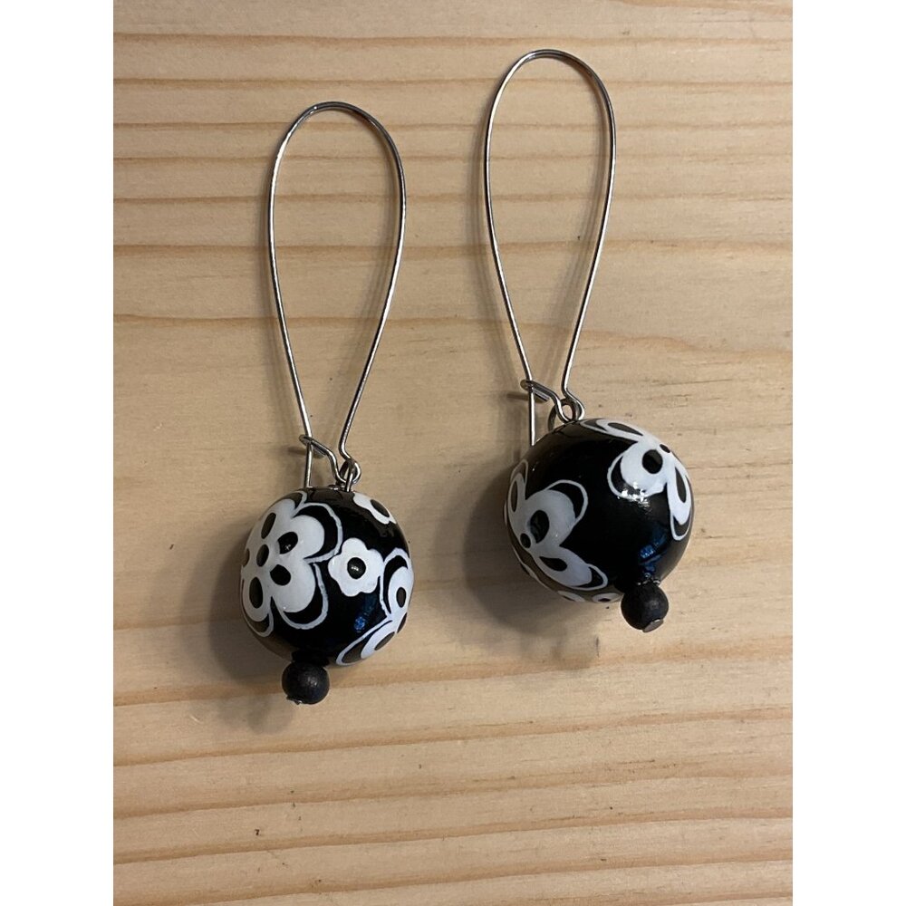 Handcrafted Black & White Floral Bead Drop Earrings